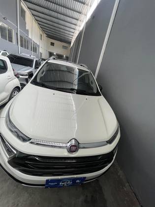 FIAT TORO 2.0 16V TURBO DIESEL VOLCANO 4WD AT9 FIAT TORO 2.0 16V TURBO DIESEL VOLCANO 4WD AT9